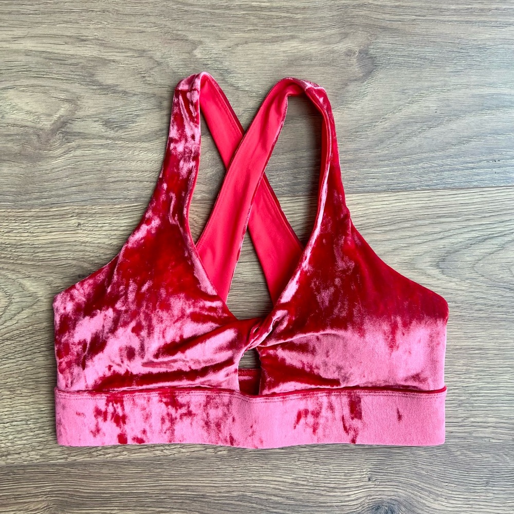 NWT Fabletics Oasis Crushed Velour Twist Sports Bra M